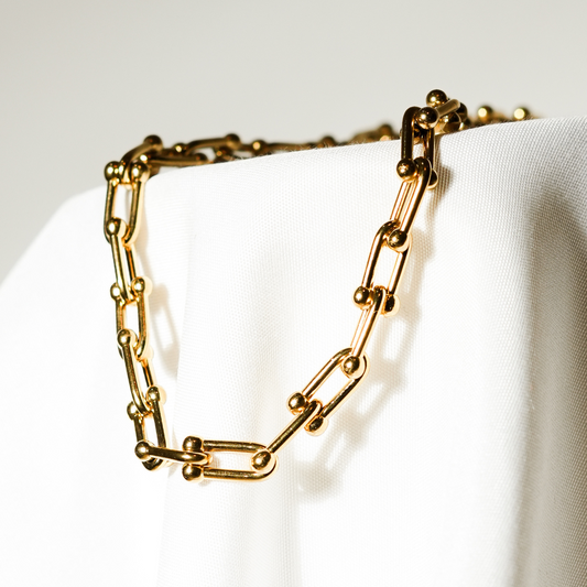 LINNA CHAIN.