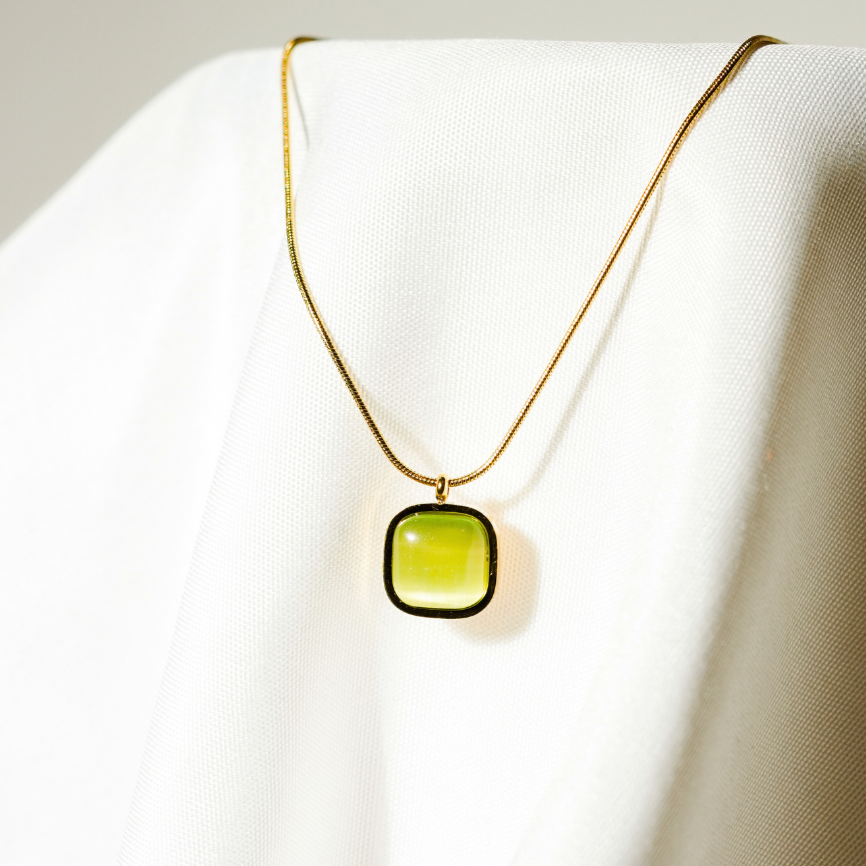 LEILANI GREEN NECKLACE.