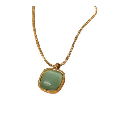 LEILANI GREEN NECKLACE.